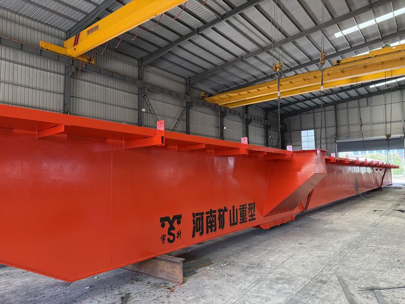 河北邯鄲某鋼鐵貿(mào)易商，2025年已在我公司采購四臺MG通用門式起重機，我公司根據(jù)客戶的實際使用工況，按需設(shè)計制作，滿足客戶的要求。