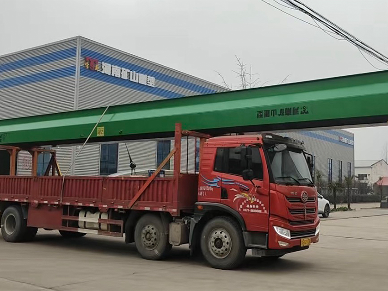 電動單梁起重機 LD5t-20.9m   制作完成 裝車發(fā)出